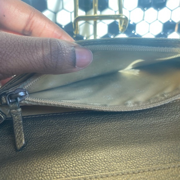Chanel Vintage Metallic Gold Bifold Wallet - Picture 10 of 13